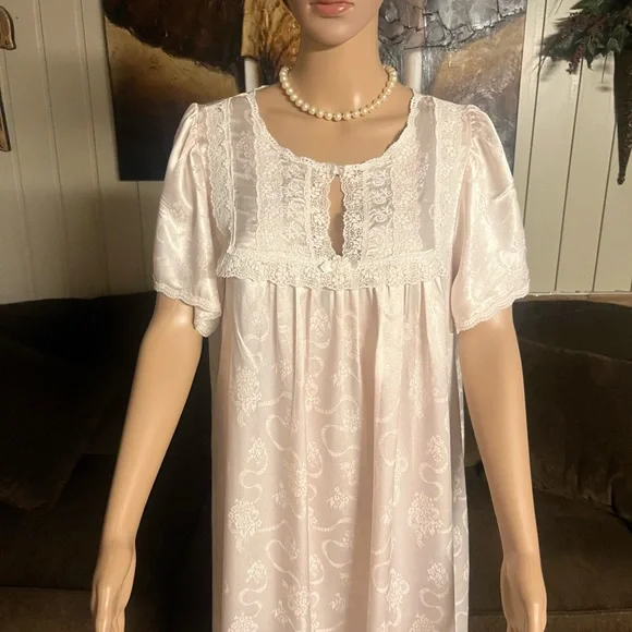 Vintage~ Christian Dior Size Medium Pink Elegant Nightgown